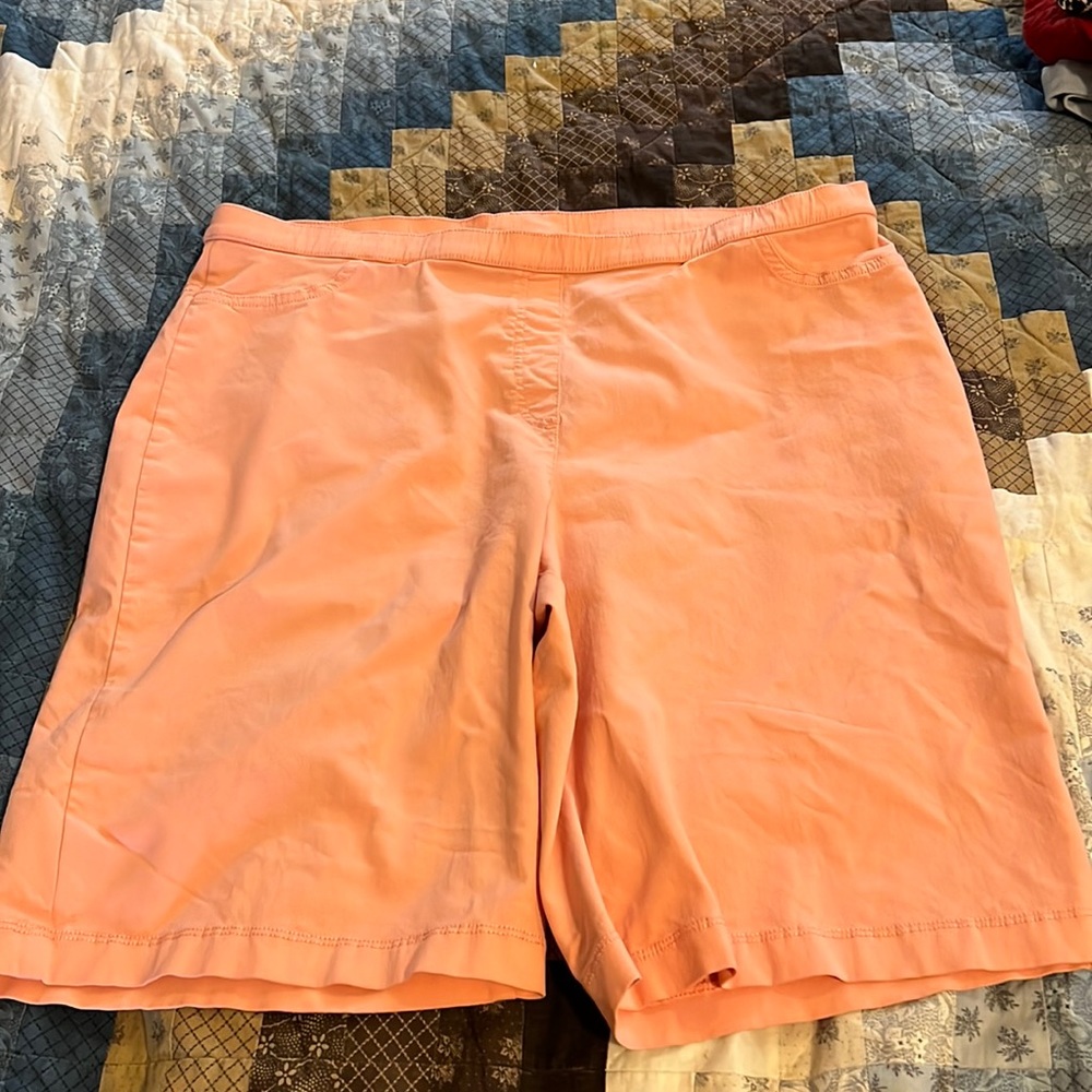 Coral Stretch Bermudas